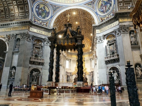 신전에는 신이 없다 (20대 대통령 취임에 즈음하여) - 이우근 변호사