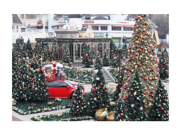 참을 수 없는 크리스마스의 가벼움 - 외목 이우근